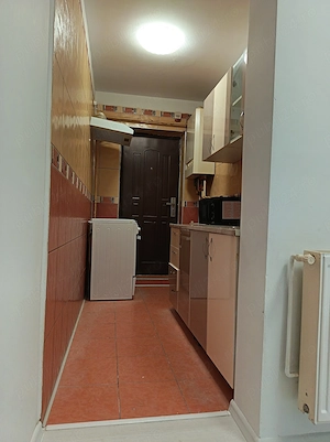 Anchiriez apartament zona mic 11 vizavi de școală nr 9  zona linistita  - imagine 2