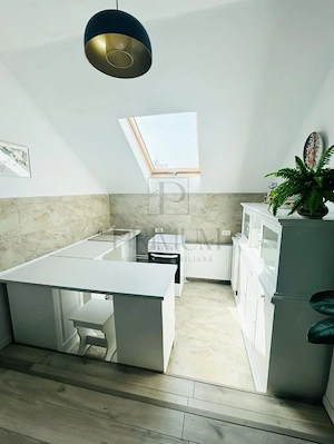 Apartament 4 camere | 100 mp | 3 dormitoare | La casa | Zona Balcescu | 2 bai | Intrare separata | A - imagine 4