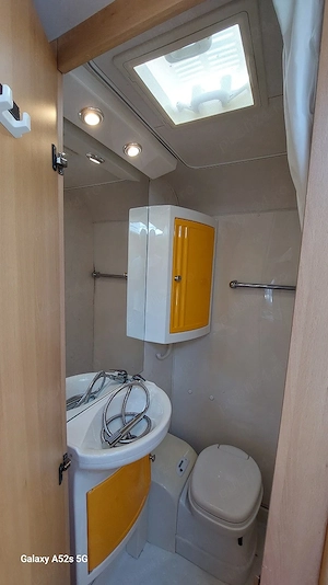 Rulota Dethleffs Camper 420 , pregatita pentru off-camping - imagine 10