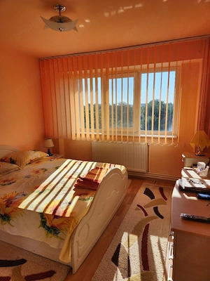 Vand apartament 3 camere  - imagine 2