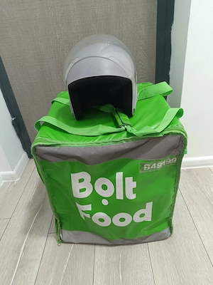 Vând geantă Bolt plus cască scuter  - imagine 4