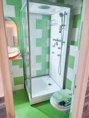 Proprietar 4 camere 81mp luminos întreținut-se vinde cum este in poze. - imagine 8