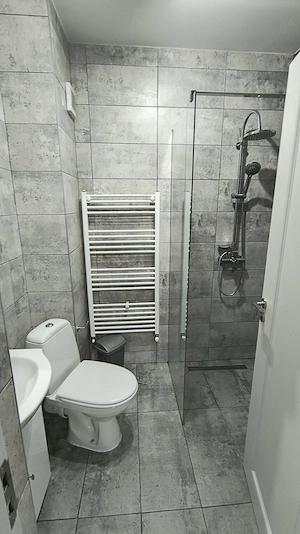 Inchiriez garsoniera aleea marasti 16a et 2 loc parcare inclus - imagine 3