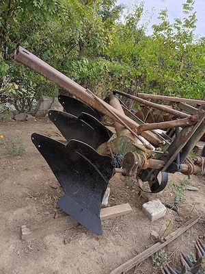 vând utilaje agricole 