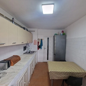 Apartament 3 camere     centrala    geam la baie -  Zona SUD - imagine 3