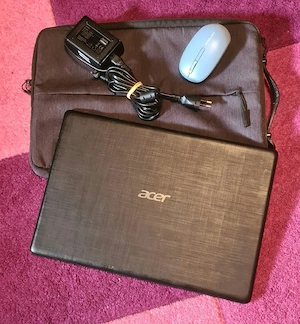 Laptop Slim Acer Swift eMMC 64Gb 4Gb rami, geantă+mouse wireless inclus