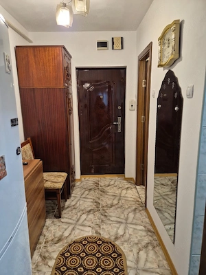 închiriez apartament cu o cameră  - imagine 5