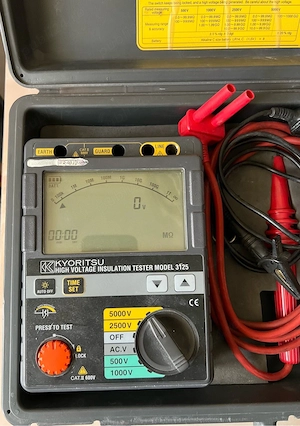 Kyoritsu 3125 - Tester rezistenta izolatie de inalta tensiune 5000V
