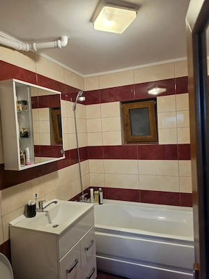 Vand apartament 3 camere, decomandat, zona E3 - imagine 4