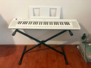 Pian Digital Yamaha NP-12 Piaggero White suport & stativ