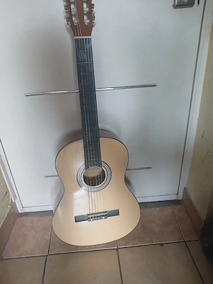 vand chitara clasica