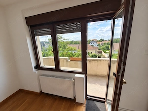 De închiriat apartament 5 camere | 120 mp | 4 dormitoare | 2 băi | Decomandat | Centrală proprie | - imagine 9