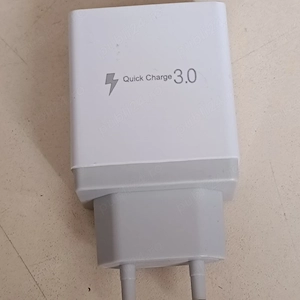 Travel Charger HJC-430, cu 4 porturi USB.