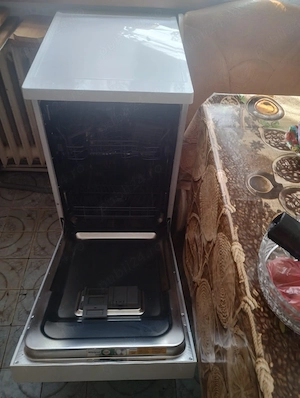 Vand masina de spalat vase Whirpool cu 1200ron
