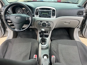 Hyundai Accent 1.6 benzină   82 kW (aprox. 112 CP)   2  km