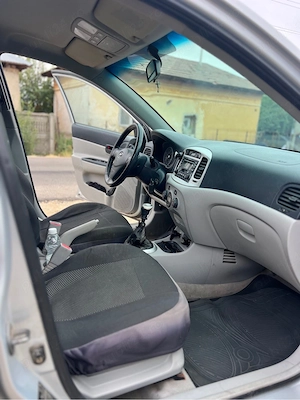 Hyundai Accent 1.6 benzină   82 kW (aprox. 112 CP)   2  km - imagine 3