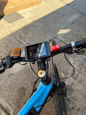 vând bicicletă electrică 