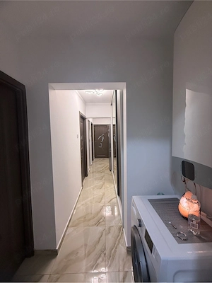 Vand apartament 3 Camere + Balcon  Mobilat Utilat   pretul este negociabil ! - imagine 2