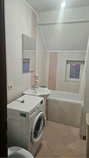 Inchiriez apartament in Piata Doina - imagine 3