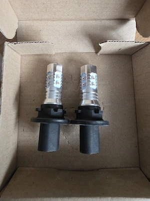 Set 2 becuri LED PWY24W / PW24W - Semnalizare față (Skoda Octavia 3, etc.)