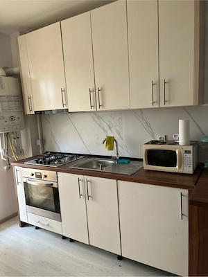 Închiriez apartament 2 camere - imagine 2