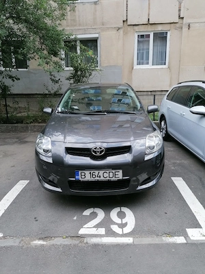 Toyota Auris 1.6 benzină | Keyless | Climatronic | Pilot automat | 2 seturi roți