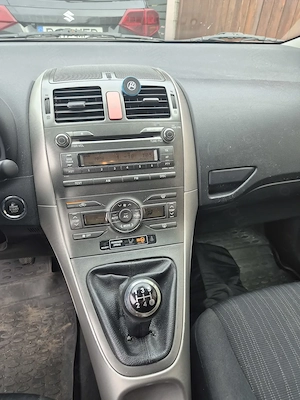Toyota Auris 1.6 benzină | Keyless | Climatronic | Pilot automat | 2 seturi roți - imagine 4