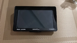 Vând GPS Navo 7016 hdcp live trafic cu hărți instalate , încărcător ,suport și husa ,foarte puțin fo