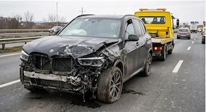Dezmembrez / Vând BMW X5 G05 (M-Sport Package) Culoare Negru (Black Sapphire Metallic) an 2022 - imagine 3