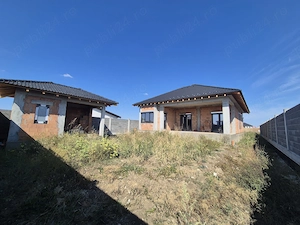 CASĂ LA SOL 143 mp utili 4 camere, 620 mp teren Via Carmina Comision 0 - imagine 6