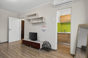 Garsonieră confort 1, renovată, utilată și mobilată-zona Lebăda(Z-uri) - imagine 3