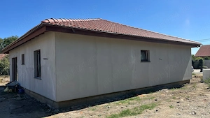 Vând casă la Parța 