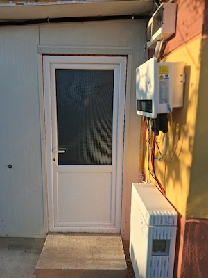 Casă de vânzare cu 3 camere baie și bucătărie . teren 400mp. cu casă cu tot .