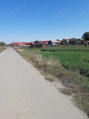 Teren construibil intravilan utilitati la drum asfaltat zona de case Lunca Calnicului