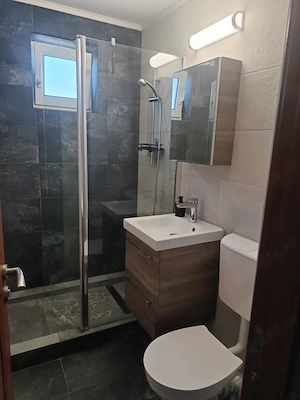 Închiriez apartament cu 2 camere - imagine 4