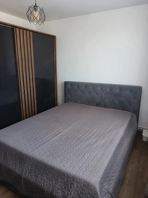 Închiriez apartament cu 2 camere - imagine 2