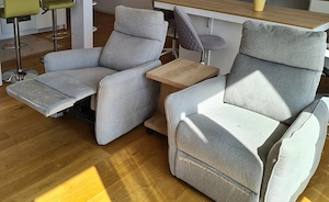 Fotolii (2 bucati) stofa gri deschis cu recliner manual, de la Mobexpert, stare foarte buna
