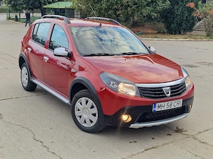 Dacia Sandero Stepway An 2011 Motor 1.5-dci diesel 90 CP 