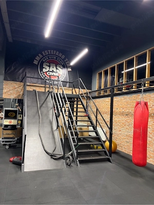 gym multifunctional cu rampa si scara de vanzare