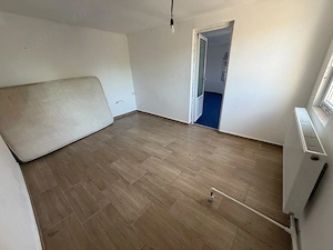 DE VÂNZARE: Casă cu 2 etaje cu încălzire centrală și curent trifazic în Sângeorgiu de Mureș - imagine 10