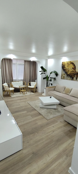 Apartament 2 camere   Complet mobilat și utilat Republicii zona Caraiman  - imagine 3