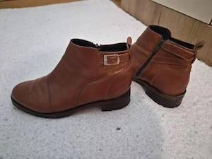 Ghete noi din piele naturală 