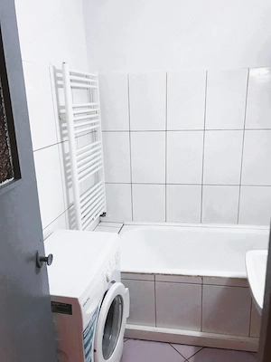 Apartament Etaj 2 cu 2 camere decomandat Strasa Silistra cu boxa,centrala si aer conditionat - imagine 5