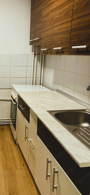 Apartament Etaj 2 cu 2 camere decomandat Strasa Silistra cu boxa,centrala si aer conditionat - imagine 6