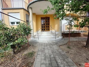 Casa spatioasa langa Spitalul Judetean