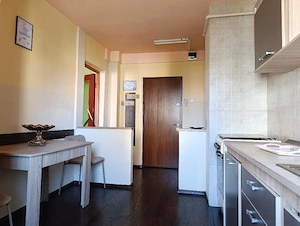 închiriez apartament 2 camere  - imagine 2