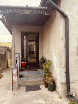 Casa și teren de vanzare - imagine 2