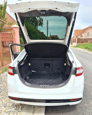 Ford Mondeo MK5, benzină 1.5, înmatriculat 2018 - imagine 2