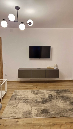 Inchiriez apartament cu 2 camere