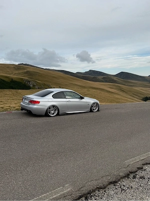BMW E92 320i | suspensie pneumatica | 2009 | evacuare 335 | pack M | 205k km | faruri custom | navi - imagine 4
